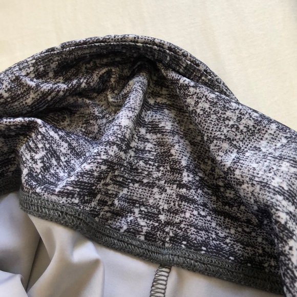 Onzie Printed High Waisted Yoga Leggings - Picture 5 of 5